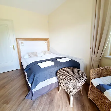 Siedem Pocalunkow, Jacuzzi, Sauna, Basen بيت للعطل *